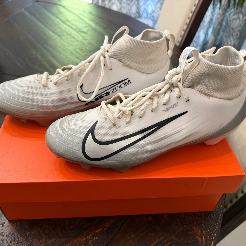 Nike Cream/Gray Soccer Cleats